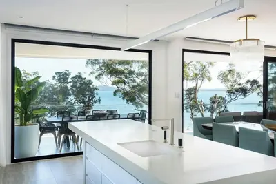 Image de Vue Two - Nelson Bay Waterfront Luxury