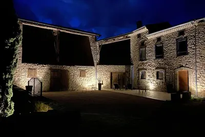 Le Gite Des Rousses Charmant corps de ferme en pierre datant de 1769.