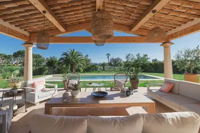 Image de Golf De St Tropez. Sublime villa à 100m du golf de Beauvallon et 500m de la Mer