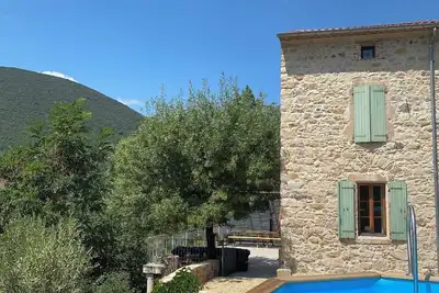 Image de Le presbyteredeclairac: idéale famille et amis, wifi, climatisation, piscine.