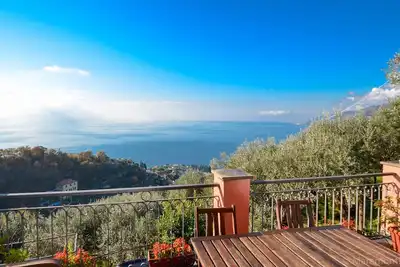 Image de Detached cottage with sea view, large fenced garden and panoramic pool