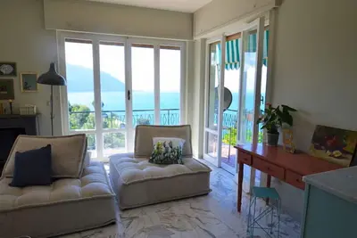 Apartment with breathtaking sea view and garden