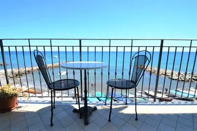 Image de Modern old building apartment with dream balcony directly at the sea