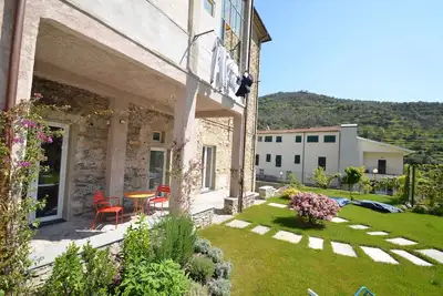 Image de Bright, friendly old mansard apartment with romantic roof terrace, top-renovated