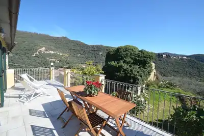 Image de Natural stone house in panoramic position with sunny terrace and garden