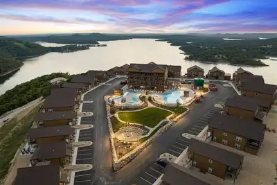 Image de Lake View Penthouse with Game Room, Theater