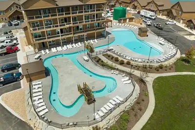 Image de Poolside Penthouse with Game Room, Theater
