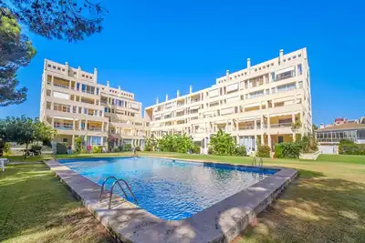 Image de Luxuriöse neu Renovierte Wohnung nur 100 Meter vom Meer Montañar 2