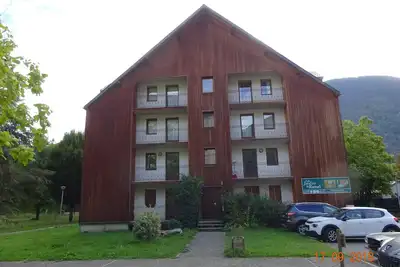 Image de Apartement Dans un Parc A 5 mn à pied du centre ville Idéal curiste Wifi Parking