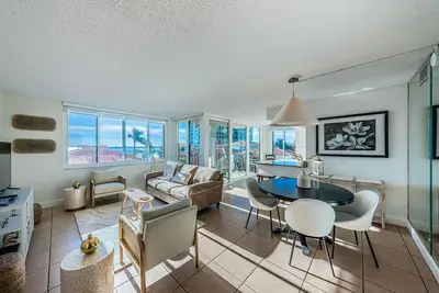 Image de Palma 'Million Dollar View', Exceptionally Updated Condo