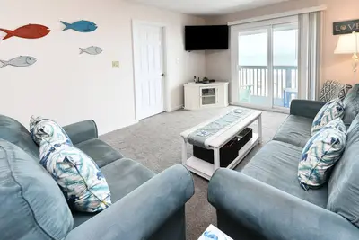 Image de Oceanfront 2br Condo with a Shared Pool! Dolphin Cay 302