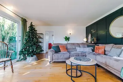 Image de Peak retreat, sleeps 13 - fun, fires & friends