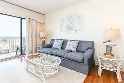 Image de Oceanfront 3 Br  Condo with a Shared Pool! Sea Cloisters Ii 304a