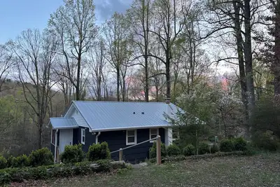 Image de Farmhouse in private setting close to town