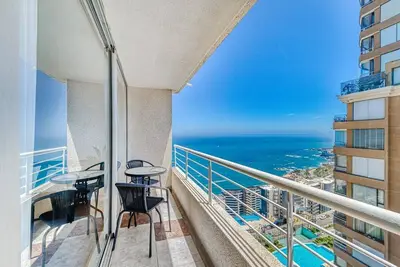 Cozy Blue with Wifi, Pool & View