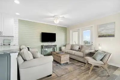 Image de Beach Access-Pool-Corner Unit-Grand Caribbean East 417