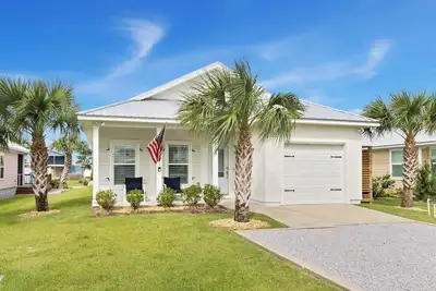 Image de Mexico Beach Gem – Pool, Golf Cart & Just 1 Block from the Beach!