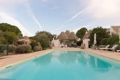 Image de Maison trullo avec piscine près de Cisternino