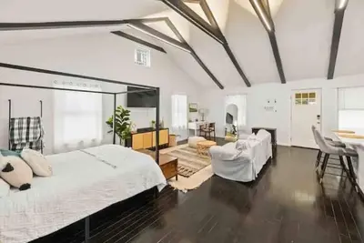 Image de Private hot tub + Modern Cottage