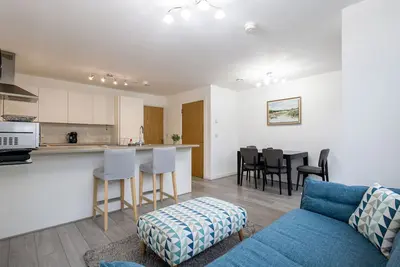 Image de Modern 2 Bed Home with Free Parking & Garden in Manchester