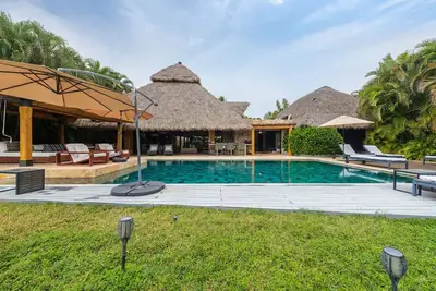 Image de Villa Lapa Lapa in Lagos del Mar by Mita Residential. Oceanview, Staff, Golf Cart, Pool