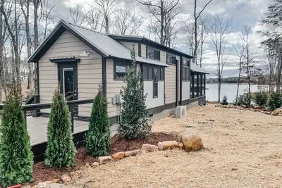 Image de The Honeysuckle House - Tiny House, Big Living!