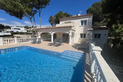 Image de À 800m. de la plage | 4 chambres doubles | piscine privée