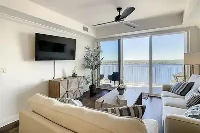 Image de Luxury Lakefront Resort at Disney: 1 mile to Disney, Golf, Mco, shopping & more!