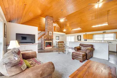 Image de Riverfront Dayton Getaway on 700 Wooded Acres!