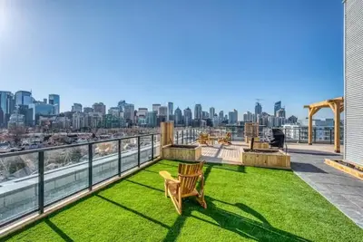 Image de Lovely 2-bedroom condo with Free Parking