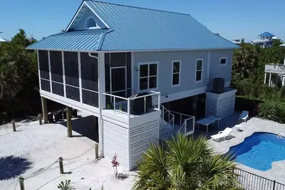 Image de Awesome New Pool Home Sprawling Outdr Entertaining Area\/Steps2 Ocean\/2carts\/Dock