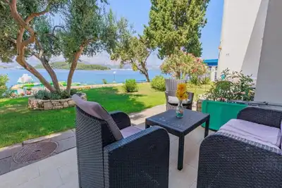 Lumbarda Resort Apartments - Comfort One Bedroom Apartment  B1
