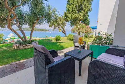Lumbarda Resort Apartments - Comfort One Bedroom Apartment C2