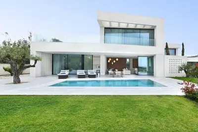 Image de Gorgeous Zakynthos Luxury Villa | 2 Bedrooms | Villa Scarif | Private Heated Infinity-edge Pool with Hydromassage | Tsilivi