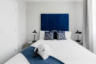 Image de Studio-Large-Salle de bain privée-Vue ville