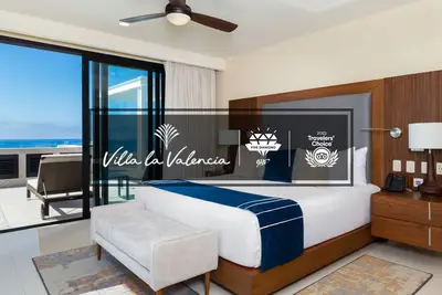 Image de ✩ Penthouse ✩ 3br Oceanfront Luxury ✩ Private Balcony ✩ Resort Amenities ✩