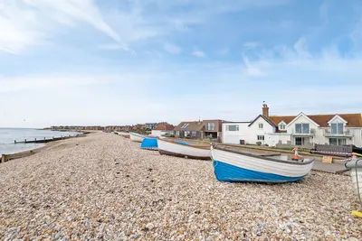 Sea Esta, Selsey - sleeps 4 guests  in 1 bedroom