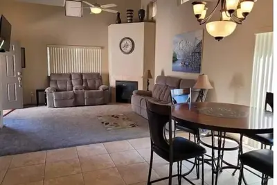 Image de 3 Bedroom, 2 bath home. Gated community.
