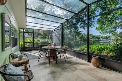 Image de Water View Garden Oasis-15 minutes to the beach