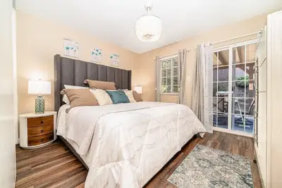 Image de Stylish Duplex with Fenced Yard in San Marcos