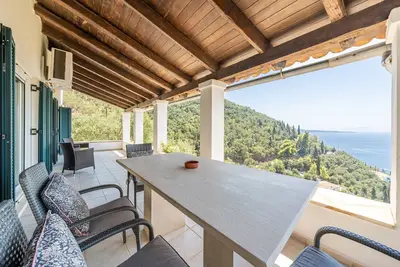 Villa 'Salvia' avec vue sur la mer, Wi-Fi et climatisation