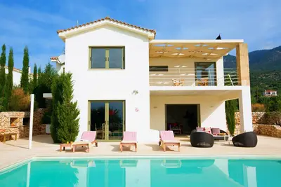 Image de Villa 'Corali Ideales Resort' avec vue sur la mer, Wi-Fi et climatisation