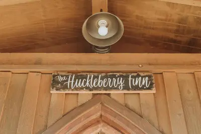 Image de The Huckleberry Finn-Cottage-Standard-Douche-Vue sur la campagne