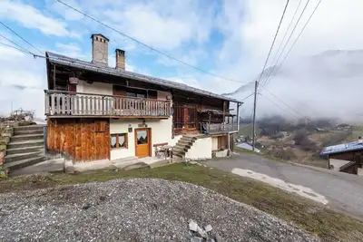 Image de Studio \"2-4 Personnes\" avec vue sur les montagnes, terrasse privée et Wi-Fi