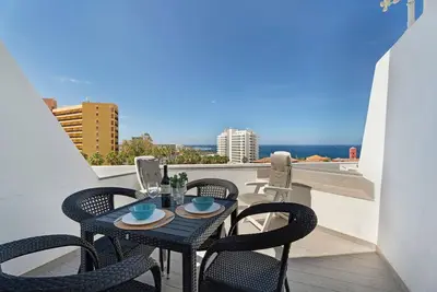 Image de Studio de vacances 'Las Flores 407' avec vue sur la mer, piscine partagée et Wi-Fi