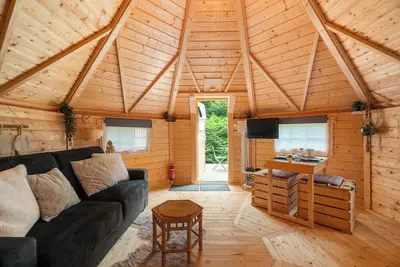 Image de Chalet 'Gite Petite Chaumière Kota Finland' avec terrasse privée, jardin privé et climatisation