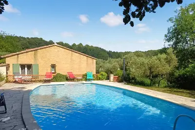 Image de Belle maison Ă Varages avec WiFi