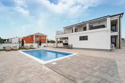 Image de Belle maison à Krnica avec jacuzzi