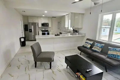 Image de Riverview 2bedroom with pool and private boat dock