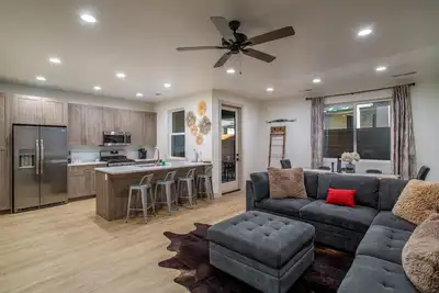 Image de Sandlot! Pool Access! Grill!